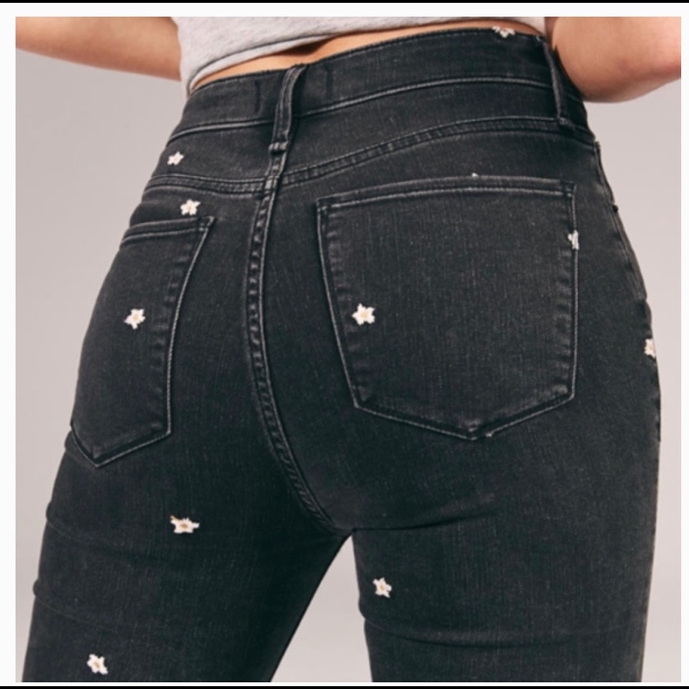 Abercrombie & Fitch High Rise Skinny Ankle Daisy Embroidered Black Jeans